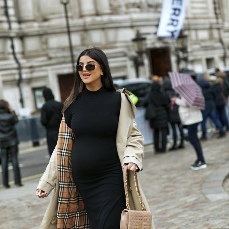 تنسيق إطلالات للمرأة الحامل بأسلوب علا فرحات المميّز