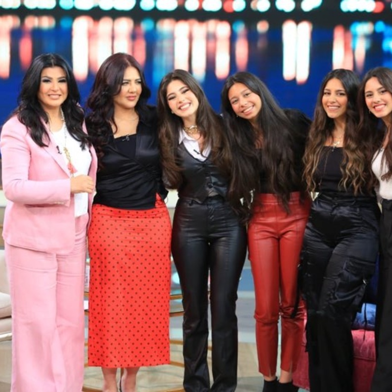 مايان السيد تكشف كواليس دورها المؤثر في "إلا أنا" وأسرتها تظهر معها في "معكم"..بالصور