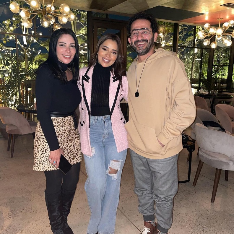 .صداقة تجمع بين بلقيس ومنى زكي