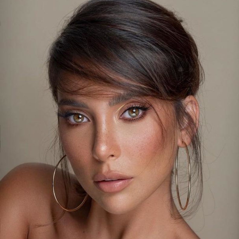 أبرز صيحات جمالية لافتة مستوحاة من لين برنجكجي زوجة معتصم النهار