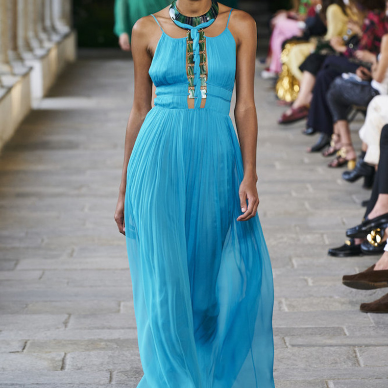  فستان أزرق بليسيه من Alberta Ferretti