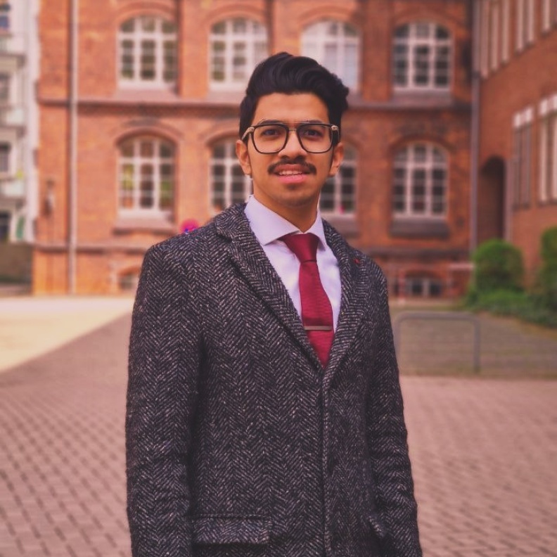 ضياء خياط لموقع "هي": أطمح إلى استخدام تخصصي وما تعلمته في خدمة البشرية ومساعدة المرضى