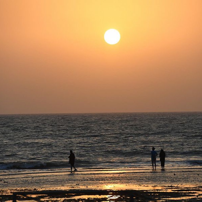 شاطئ الشقيق السياحي.. أجواء خيالية لعشاق الاستجمام في المملكة 