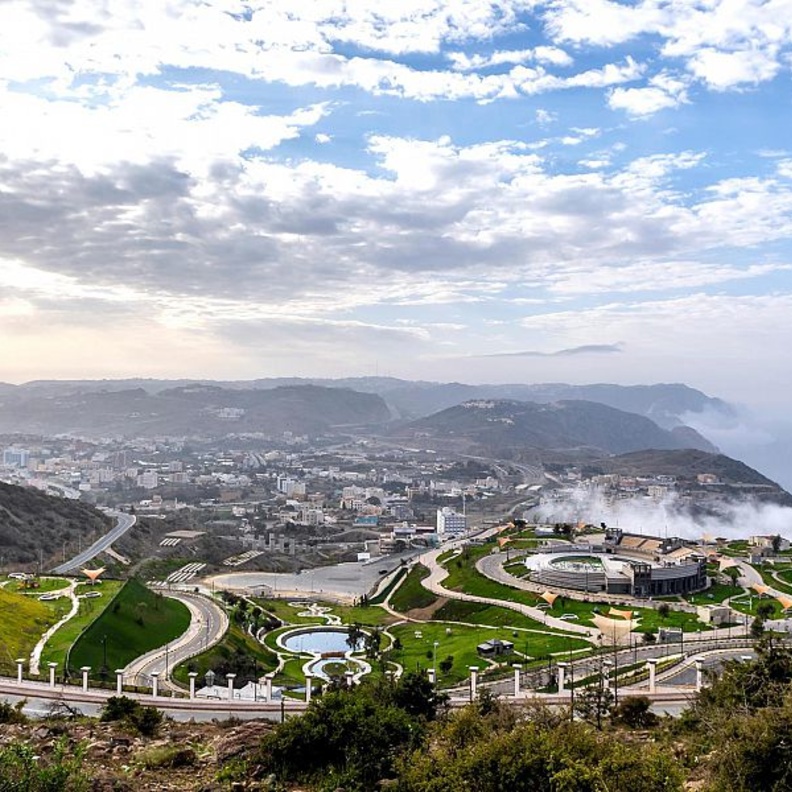 لقطات ساحرة للأمطار والضباب من أرض الطبيعة الخلابة "الباحة"