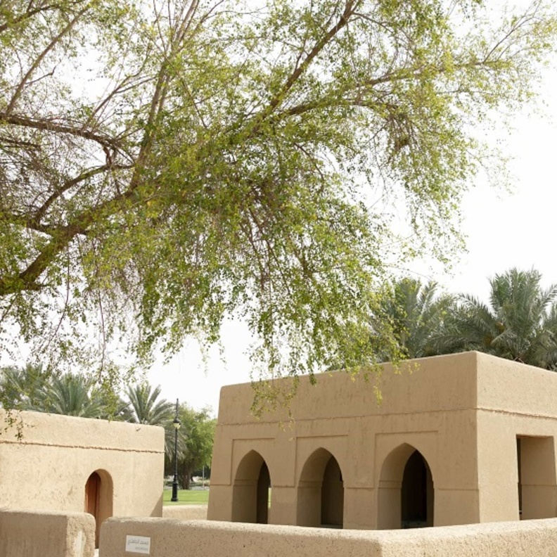 مسجد الجاهلي.. منارة إسلامية وتجربة تاريخية ساحرة في أبوظبي