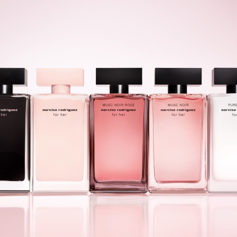 "نارسيسو رودريغز" يقدّم لها عطر for her MUSC NOIR ROSE