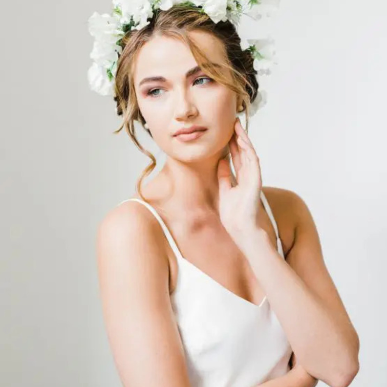 أفكار رائعة لأكاليل الزهور للعرائس في حفلات الزفاف الربيعية