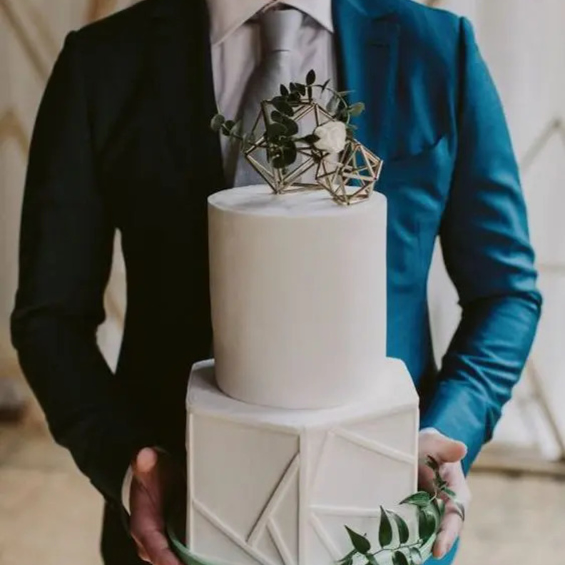 أروع كعكات الزفاف ذات الأشكال الهندسية