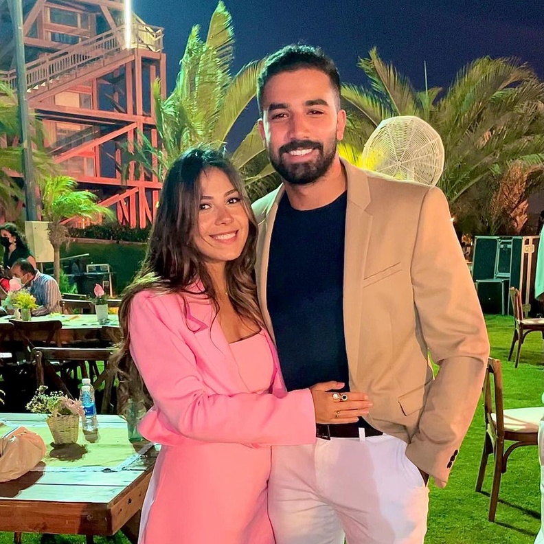 حازم إيهاب وزوجته