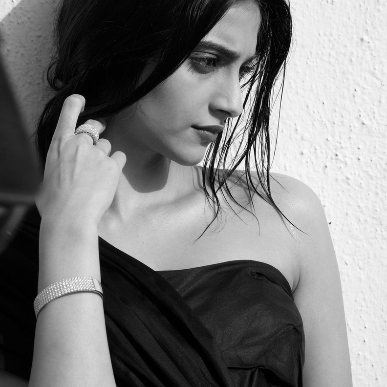 سونام كابور تعترفها بمعاناتها كثيرا في الشهور الثلاثة الأولى من حملها وتعلق: لا أحد يخبرك بهذه الأشياء