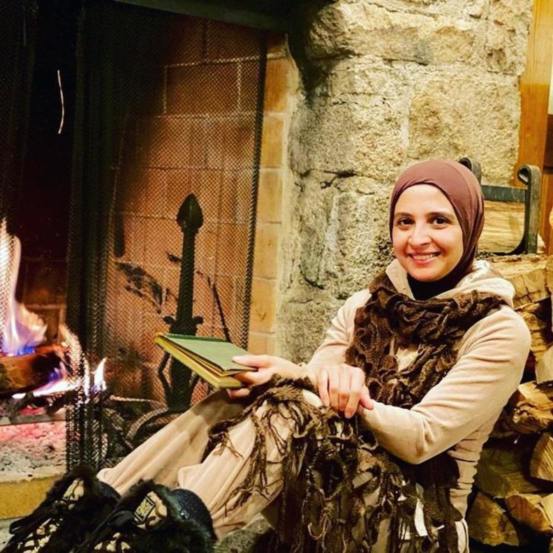 نجل حنان ترك يناشد الدعاء لوالدته إثر إصابتها بأزمة صحية