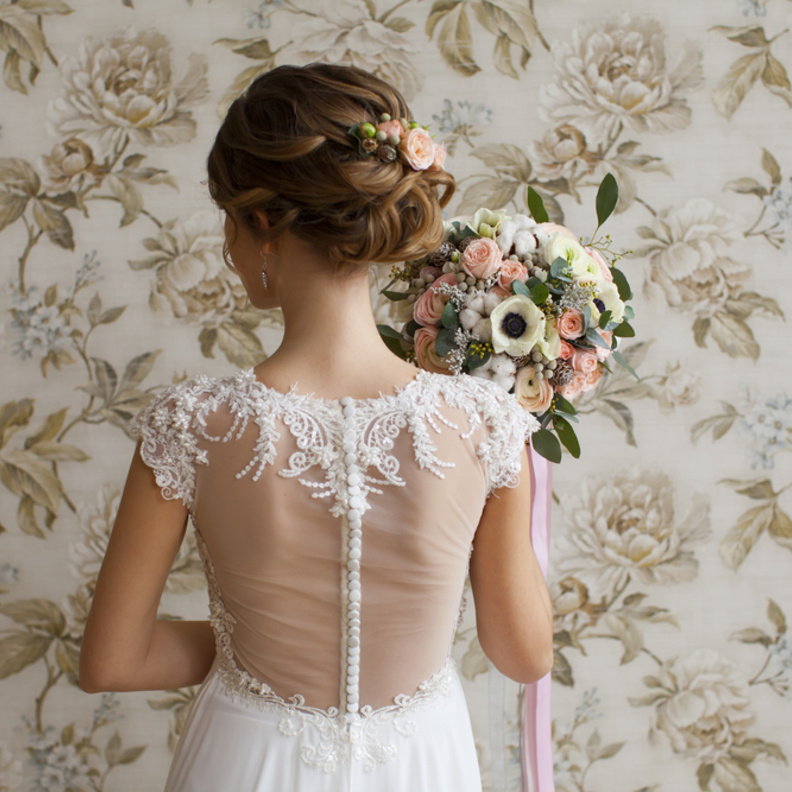 أفضل أنوع الزهور لتزيين شعر العروس