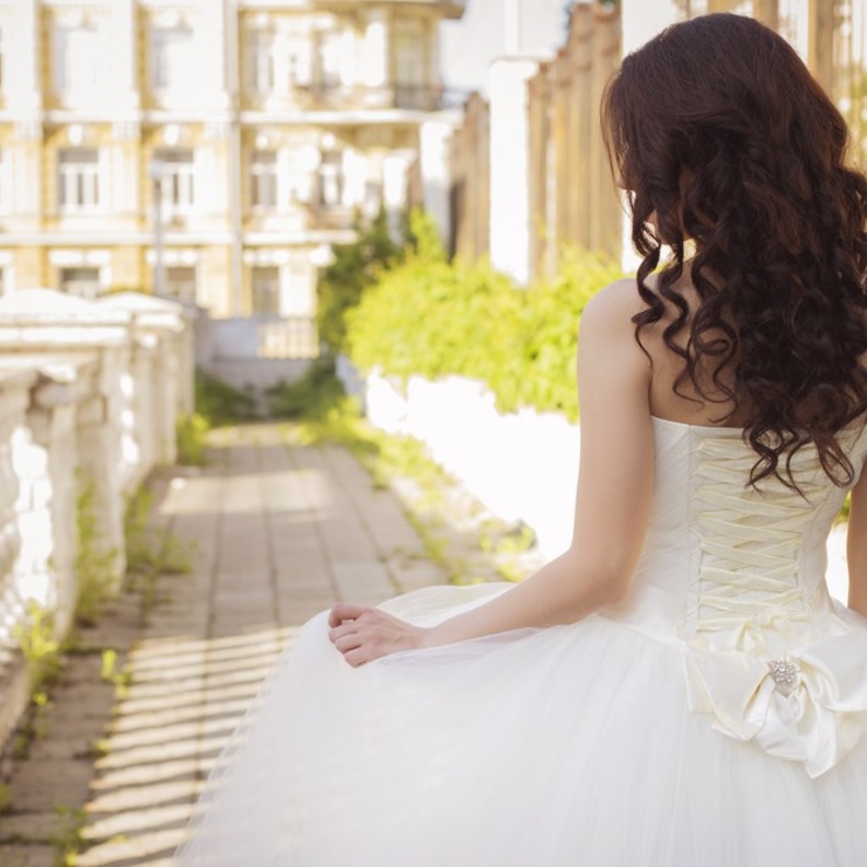 نصائح للعناية بالشعر المجعد للعروس قبل حفل زفافها