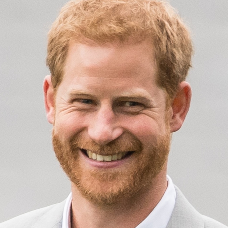 الأمير هاري يزور مطعم في ويست هوليوود بصحبة أصدقاء له