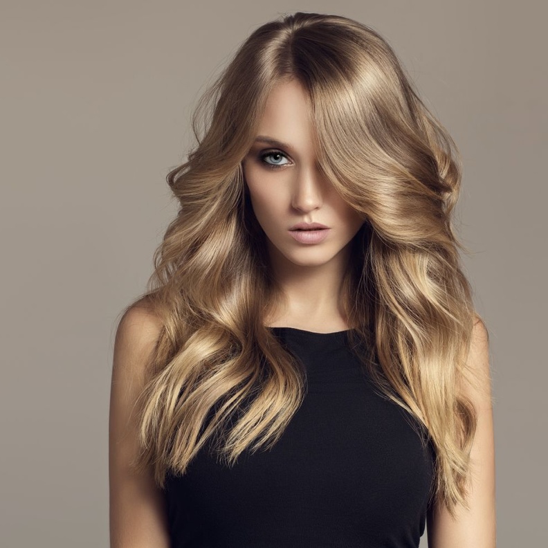 فوائد البابونج لتفتيح الشعر وكيفية عمل خلطات منه