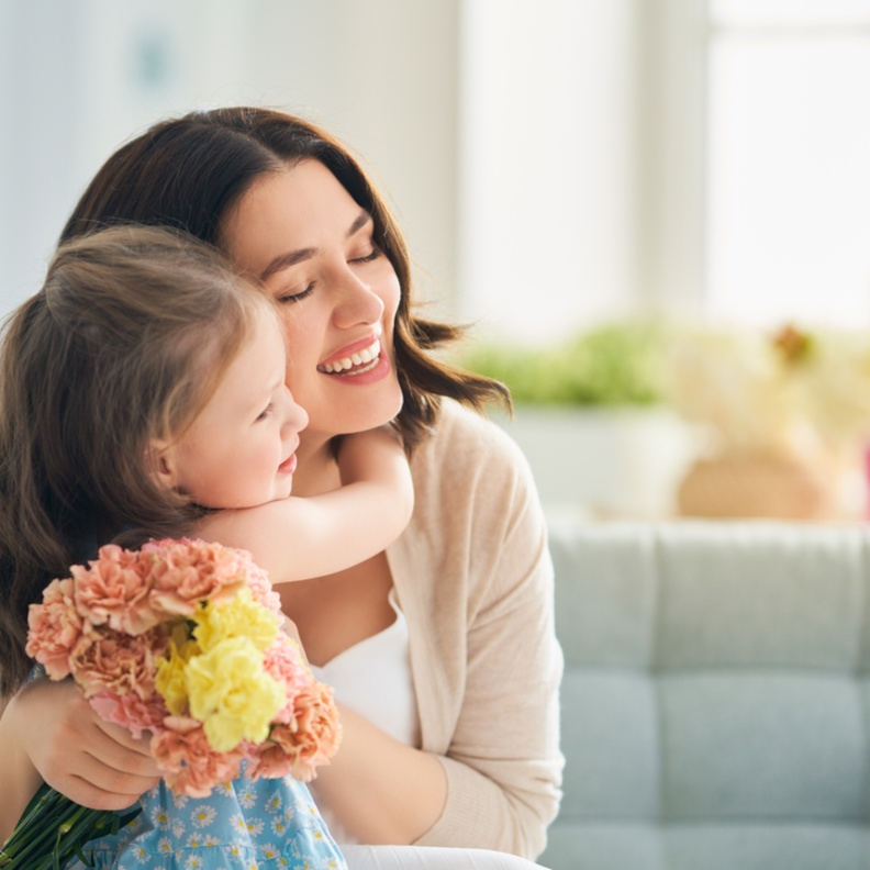 عبارات تقدير وحب لوالدتك لترسليها في عيد الأم 2022