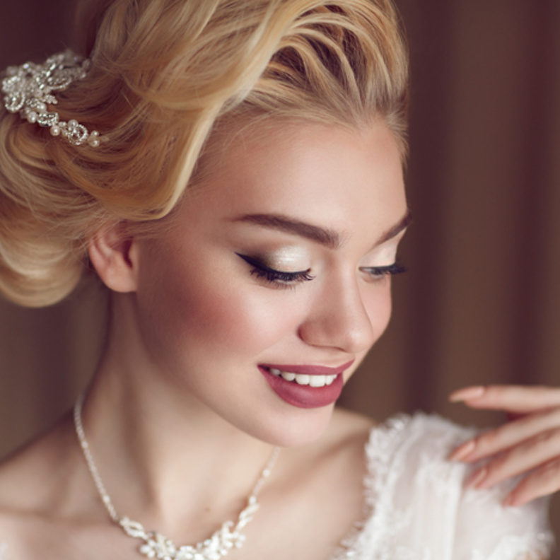 أجمل مكياج براق للعروس في اليوم العالمي للمرأة