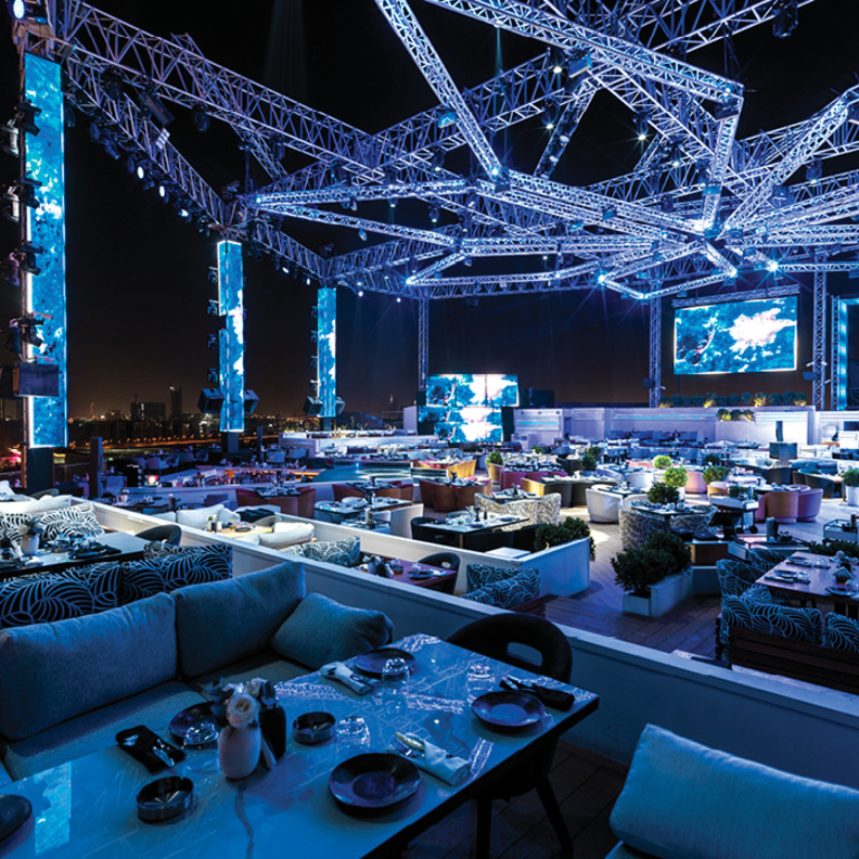 تحول جذري في وايت دبي بعروضات ترفيهية استثنائية ومفهوم جديد لخدمة العشاء