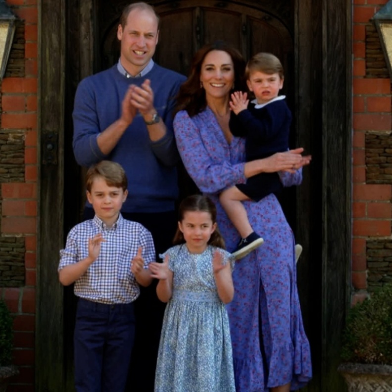 وليام وكيت يتحدثان مع أطفالهما الثلاثة بتطبيق مكالمات الفيديو