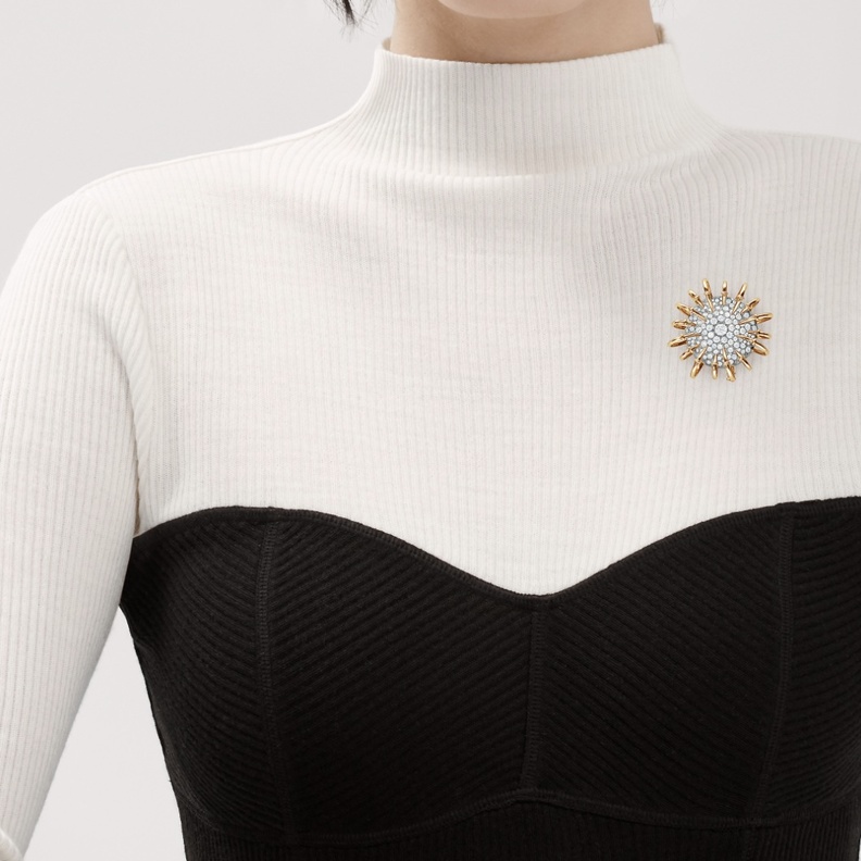 أبرز موديلات بروش ناعمة تناسب الإطلالات الرمضانية وطرق تنسيقها