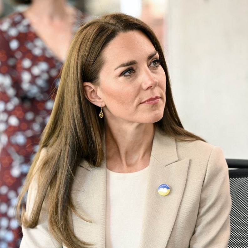 أعادت كيت ميدلتون ارتداء بليزر باللون البيج من ماركة Reiss