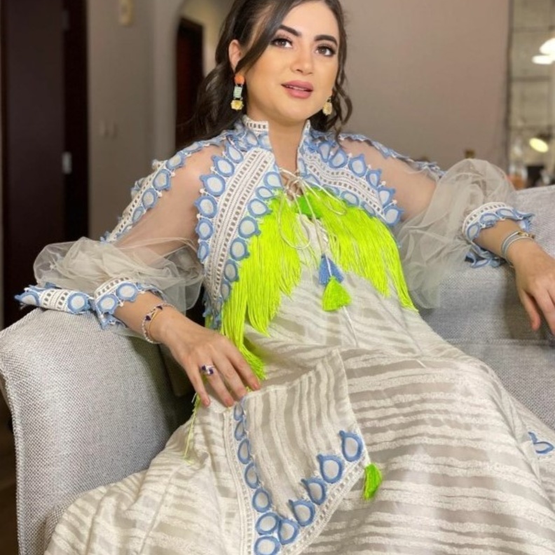 إطلالات رمضانية أنيقة للشابات من وحي المذيعة السعودية دانية شافعي