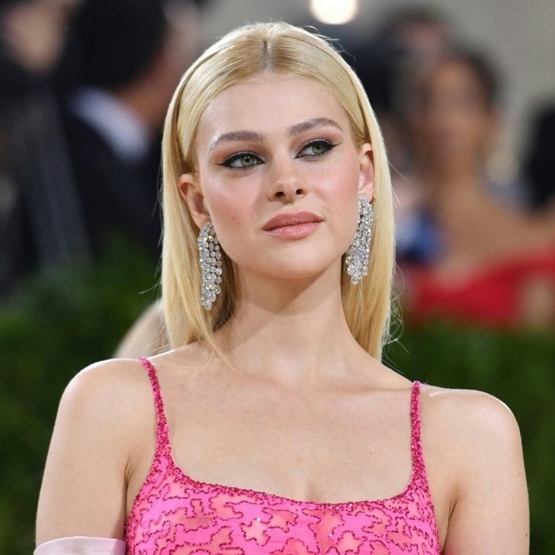 صور تظهر جمال Nicola Peltz بمناسبة زواجها من بروكلين بيكهام