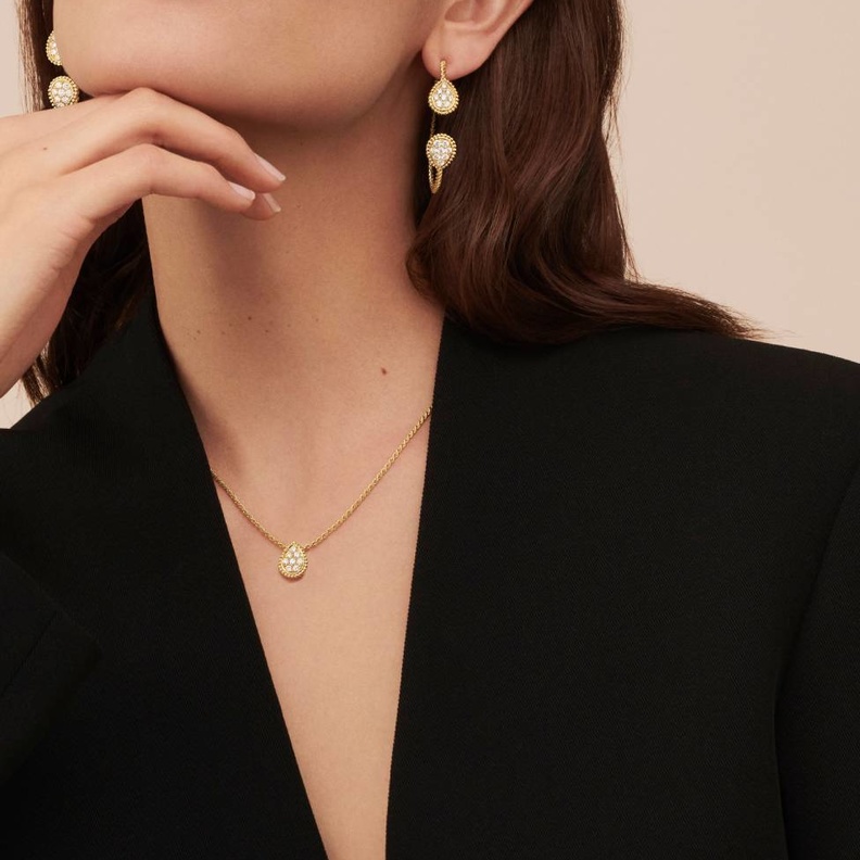 اطلالة شهر رمضان الفخمة بلمسة مجوهرات الماس العصرية الناعمة