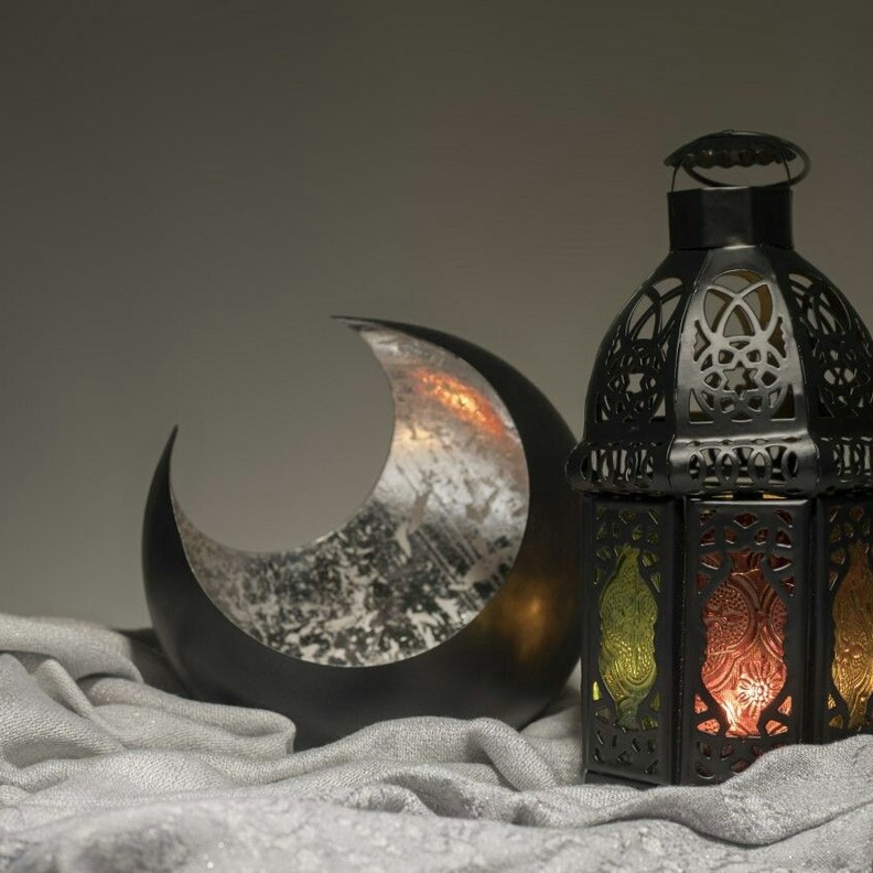 اكسسوارات رمضانية من المعدن وبأسلوب فينتاج