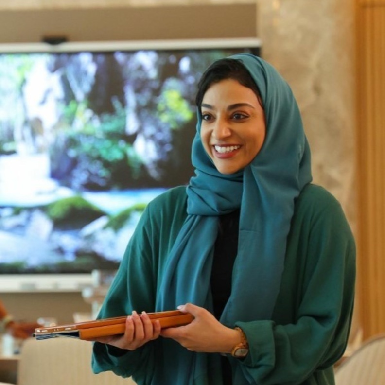 الفنانة السعودية خيرية أبو لبن وأداء متميز في المسلسل الرمضاني منهو ولدنا - الصورة الرئيسية