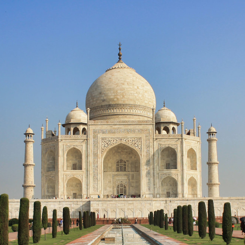 تاج محل من أشهر معالم الهند التاريخية بواسطة Daniel Mennerich