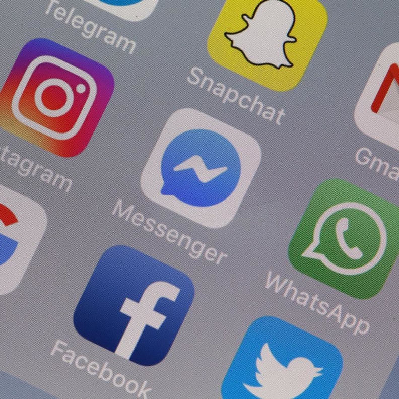 تطبيقات فيسبوك وانستغرام