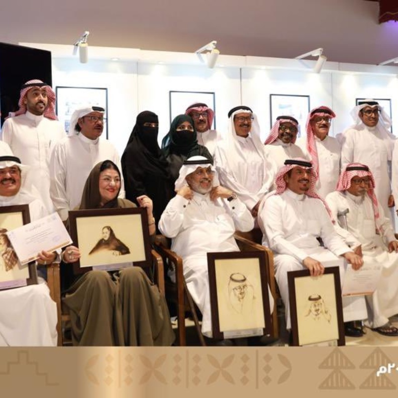 ثقافة وفنون الرياض تكرم نخبة من الفنانين التشكيليين ضمن مهرجان ليالي رمضانية  - الصورة الرئيسية