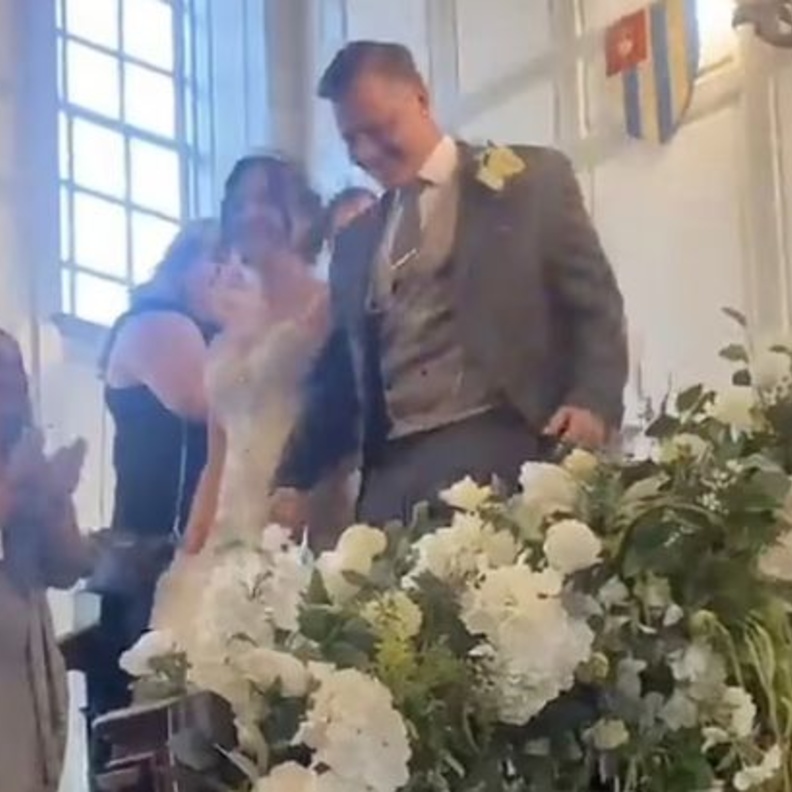 شاهدي بالصور حفل زفاف تشارلي ويرنهام نجم مسلسل EastEnders