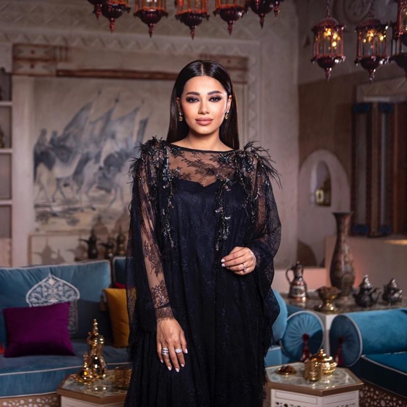 رحمة رياض في إطلالة رمضانية بغاية الأناقة والرقي