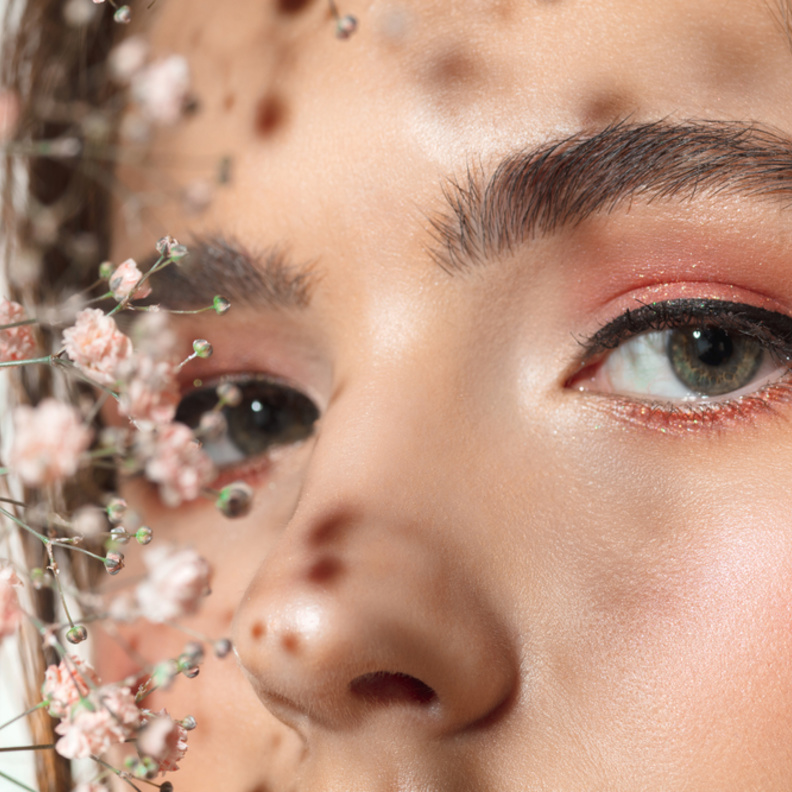 رسمات مكياج بالايلاينر الابيض لعروس عيد الفطر 2022 (2)