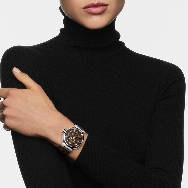 ساعة نسائية مميزة تناسب يوم عملي⁩