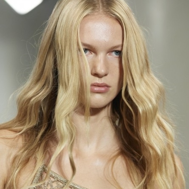 صورة رئيسية الطرق الصحيحة للعناية بالشعر المصبوغ قبل العيد