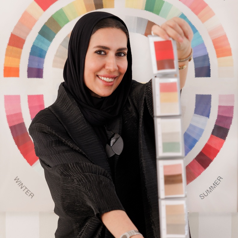 خبيرة ألوان تكشف لـ"هي": هذا هو تأثير الألوان على شخصيتك وتطوير ذاتك