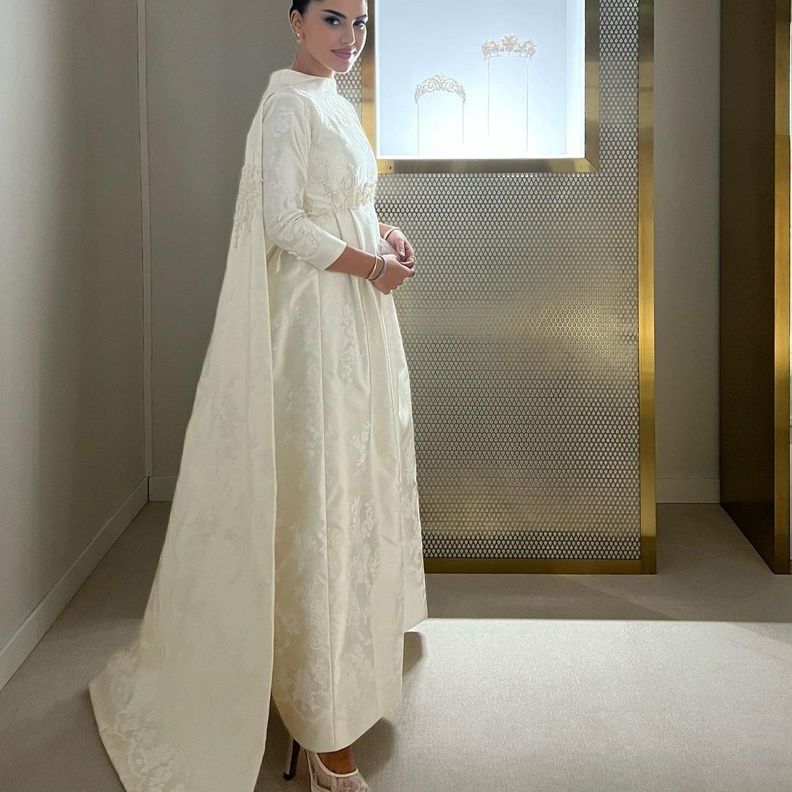 فساتين أنيقة سهرة بصيحة الكاب من وحي نجود الرميحي