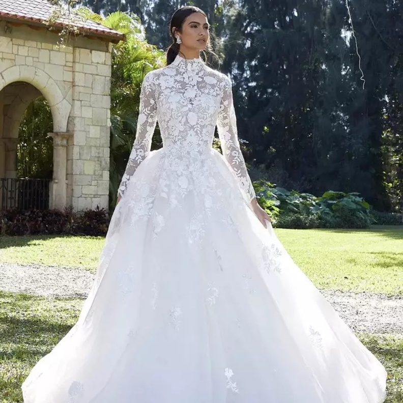 فساتين زفاف مع ياقة عالية@madelinegardner