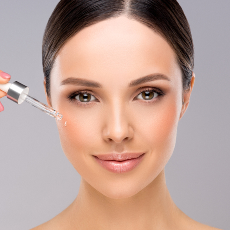 فوائد استخدام التونر والسيروم يومياً على البشرة في رمضان 2022