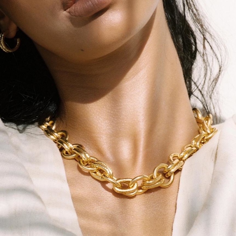 قلادة لارا من VALÉRE