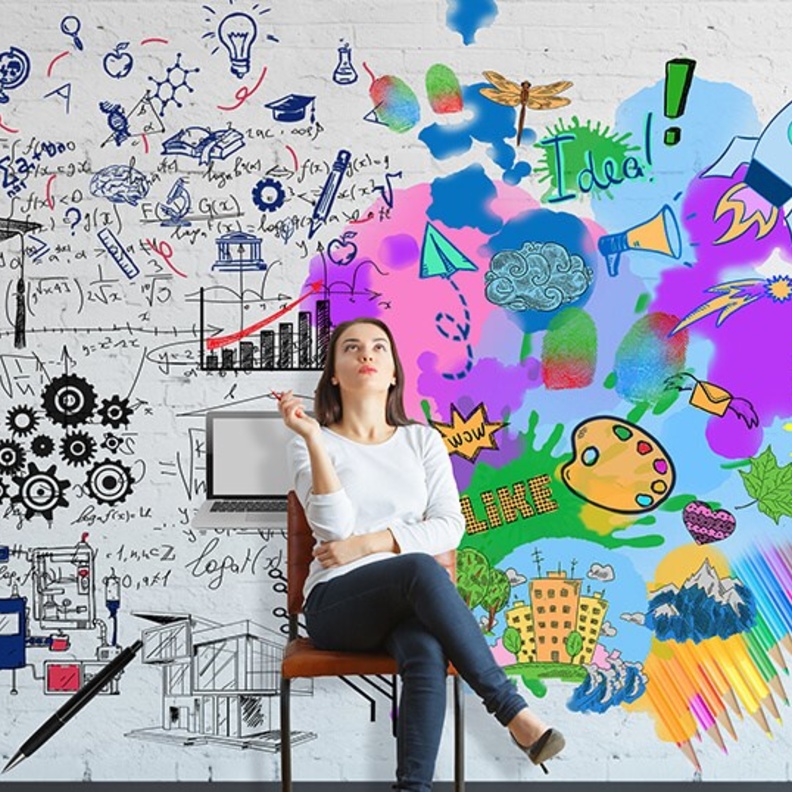 كيف يؤثر إبداع المرأة الموظفة في تطوير الأعمال