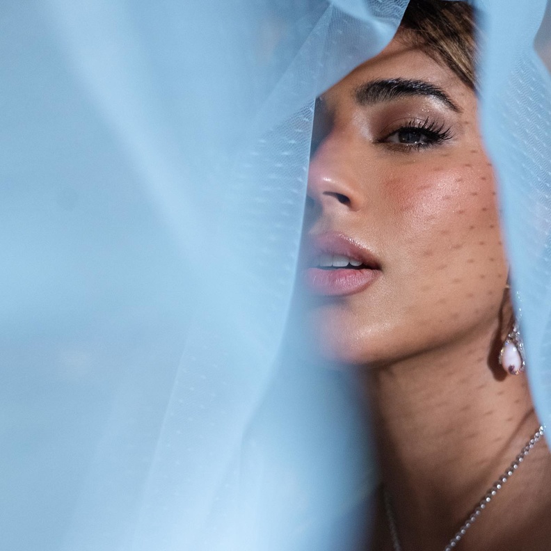 ليلى عبد الله بمجوهرات The Diamond Gallery Jewellery