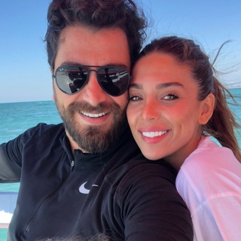 معتصم النهار وطليقته قبل حذف الصور