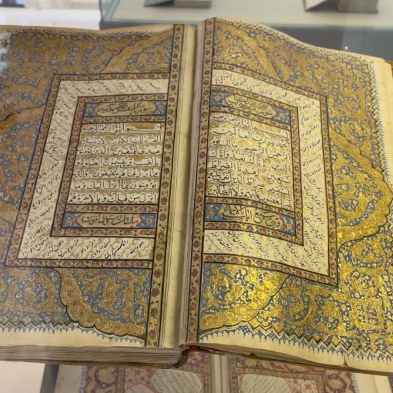 مكتبة الملك عبدالعزيز العامة تقيم معرضا للمصاحف الشريفة النادرة - الصورة الرئيسية