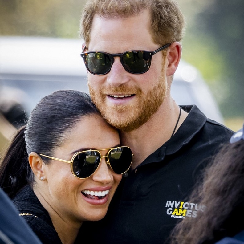 هل رافق فريق عمل "نتفليكس" ميغان وهاري في رحلتهما إلى هولندا؟