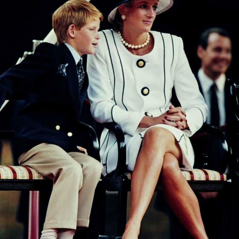 الأمير هاري يتحدث عن حالته النفسية بعد وفاة والدته الأميرة ديانا