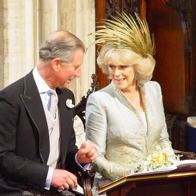 تزوج الأمير تشارلز من حبيبة عمره كاميلا باركر بعد 35 عاما من الحب